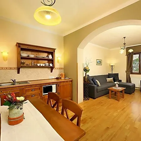 Castle View Apartman *