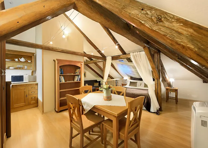 城堡景观公寓 *