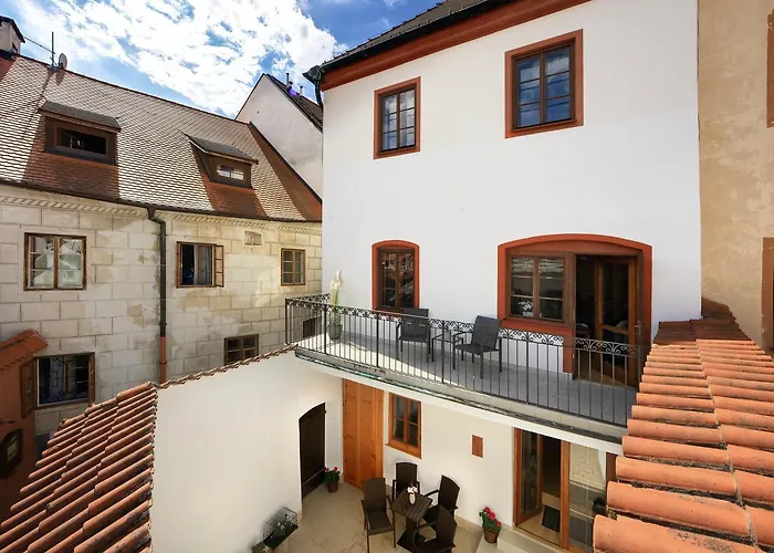 城堡景观公寓 *